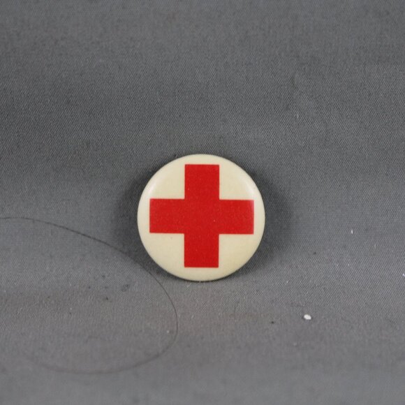 Vintage Red Cross PIn - Classic Red Cross on White - Metal Pin - Picture 1 of 3